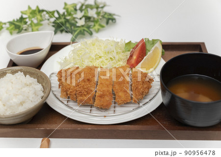 皆んな大好き豚カツ定食 皆んな大好き豚カツ定食 90956478