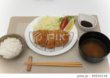 皆んな大好き豚カツ定食 皆んな大好き豚カツ定食 90956538