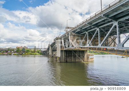 Morrison Bridge 90958809