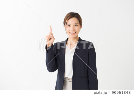 20代女性　ポートレート　スーツ 90961848