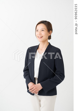 20代女性 ポートレート スーツ 20代女性 ポートレート スーツ 90962035