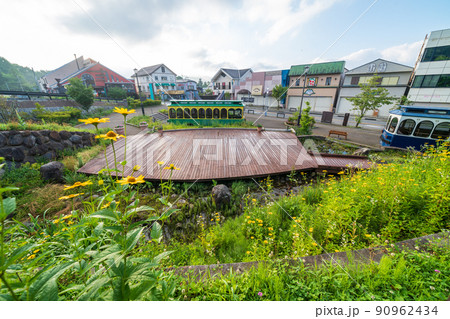 「山梨県」北杜市　清里駅前の町並み 90962434
