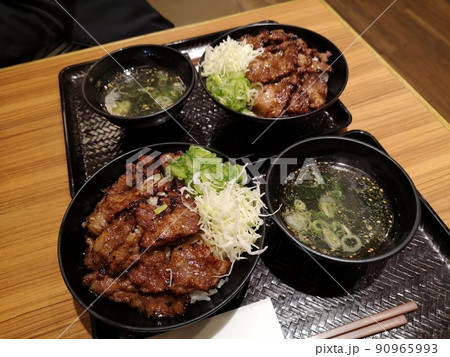 カルビ丼 90965993