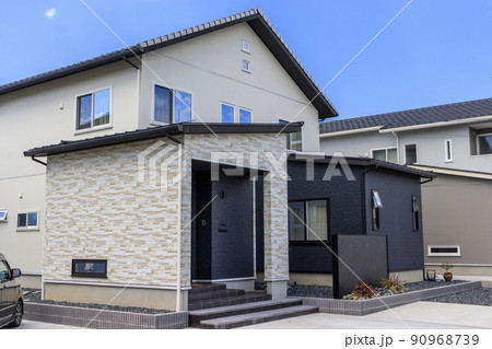 住宅　玄関アプローチ 90968739