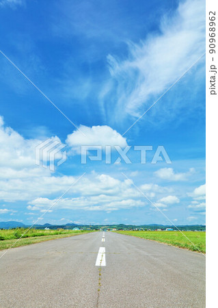 北海道　青空の道 90968962