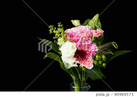 ピンク色の花束 ピンク色の花束 90969573