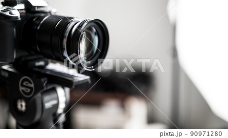 撮影イメージ　カメラ　一眼レフ　ミラーレス 90971280