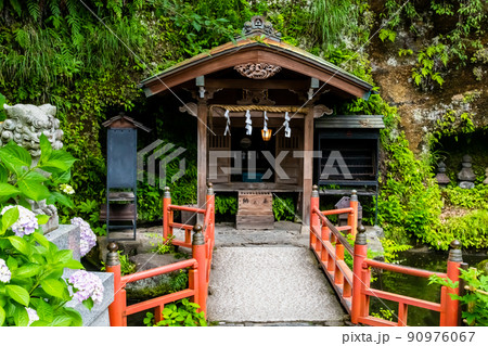 神奈川県鎌倉市　銭洗弁財天宇賀福神社　～下之水神宮～ 90976067