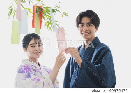 七夕　短冊　浴衣　カップル 90976472
