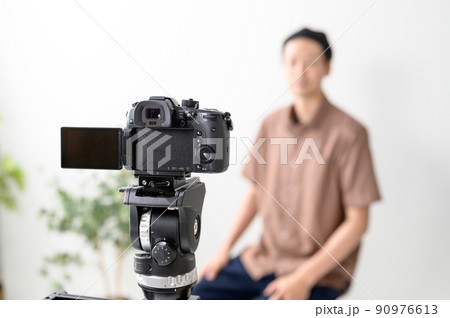 撮影イメージ　カメラ　フォトグラファー 90976613