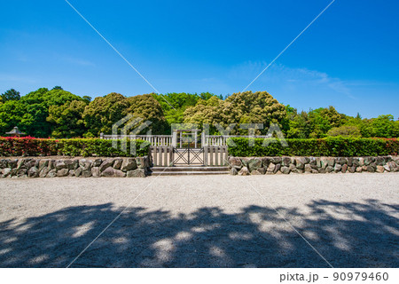 奈良県奈良市　神功皇后陵　拝所 90979460