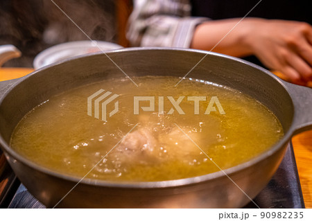 【福岡】博多の水炊き(具材なし)02 90982235