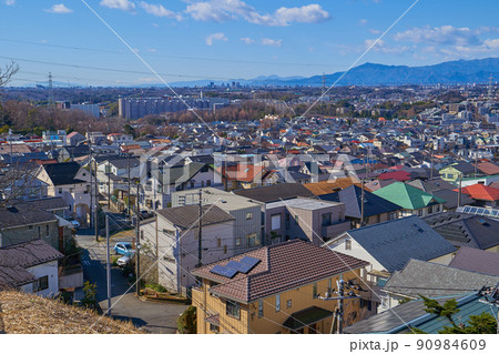 神奈川県川崎市麻生区の王禅寺見晴し公園から西側の風景(市街地,山系) 90984609