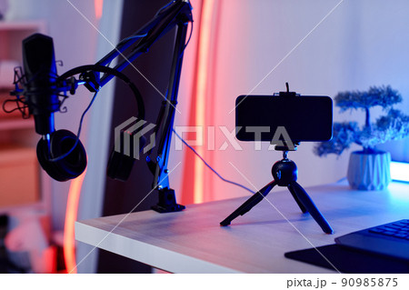 Smartphone on Tripod Smartphone on Tripod 90985875