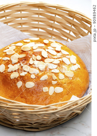 Czech Easter pastry called mazanec 90989462