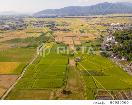 田園風景の田舎に移住 90989560