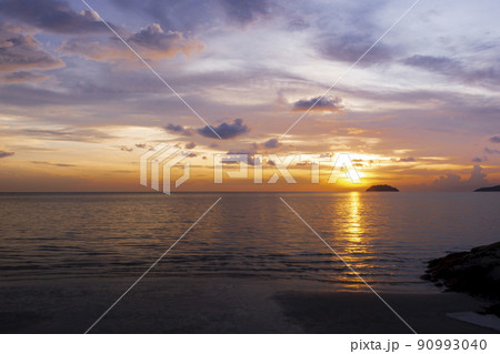 Sunset At The Beach, Tanjung Aru Beach, Kota Kinabalu, Borneo,Sabah, Malaysia 90993040