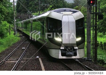 今や希少な夜行列車【尾瀬夜行2345】特急リバティ・500系 今や希少な夜行列車【尾瀬夜行2345】特急リバティ・500系 90994484