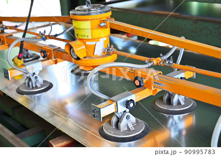 バキュームクレーン 真空吸着クレーン 製造業 工場 鋼材 バキュームクレーン 真空吸着クレーン 製造業 工場 鋼材 90995783