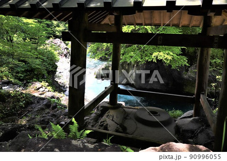 栃木県日光市の憾満ケ淵(護摩壇と大谷川) 栃木県日光市の憾満ケ淵(護摩壇と大谷川) 90996055