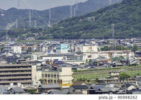 丸亀市飯山町方面 ニトリとハローズ 丸亀城からの眺め 香川県丸亀市 丸亀市飯山町方面 ニトリとハローズ 丸亀城からの眺め 香川県丸亀市 90998262