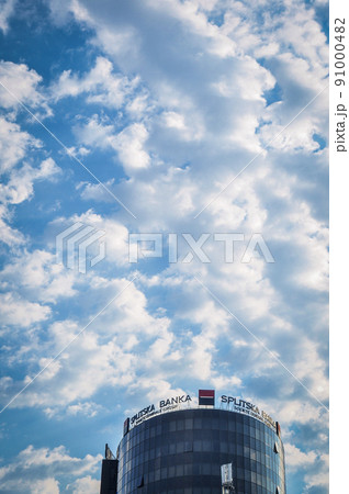 ザグレブの街並みと空 ザグレブの街並みと空 91000482