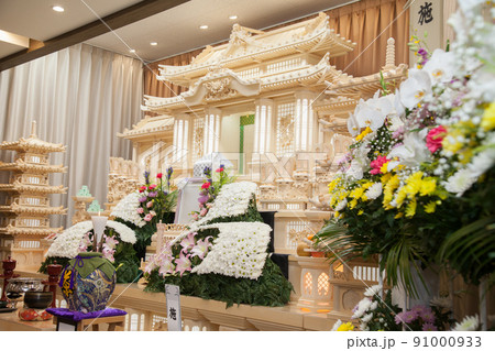 葬式会場 白木の祭壇のイメージ画像 葬式会場 白木の祭壇のイメージ画像 91000933