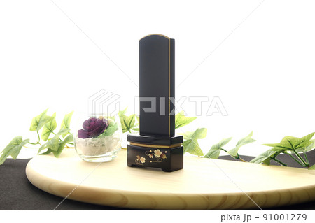 現代風位牌と手元供養用のステージ型祭壇 自宅での供養のイメージ3 91001279