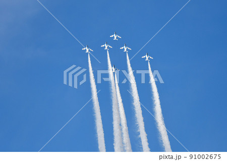 T-4ブルーインパルス アクロバット飛行 フェニックスフォーメーション T-4ブルーインパルス アクロバット飛行 フェニックスフォーメーション 91002675