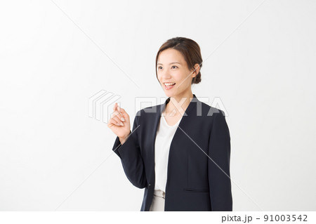 20代女性 ポートレート スーツ 20代女性 ポートレート スーツ 91003542