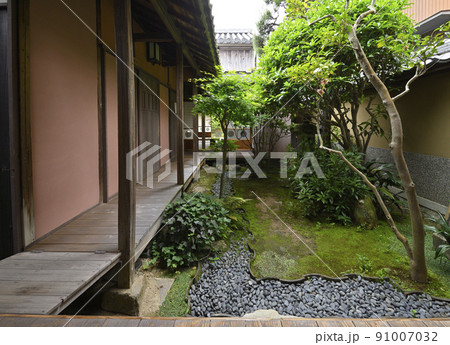 たつの市武家屋敷資料館 縁側(兵庫県たつの市) たつの市武家屋敷資料館 縁側(兵庫県たつの市) 91007032