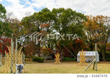 細川刑部邸庭園「竹灯り・庭園内の紅葉景色」観光名所:日本庭園 細川刑部邸庭園「竹灯り・庭園内の紅葉景色」観光名所:日本庭園 91007478