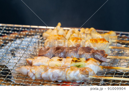 七輪（備長炭）で焼き鳥 91009904