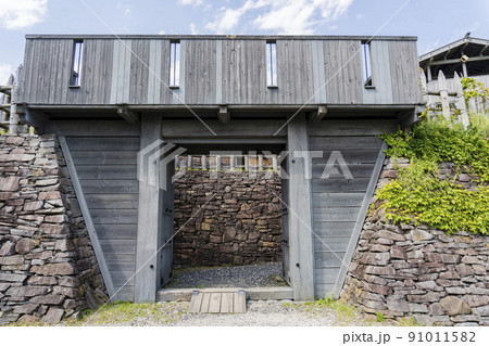 荒砥城の二の郭への門/長野県【千曲市城山史跡公園】 荒砥城の二の郭への門/長野県【千曲市城山史跡公園】 91011582