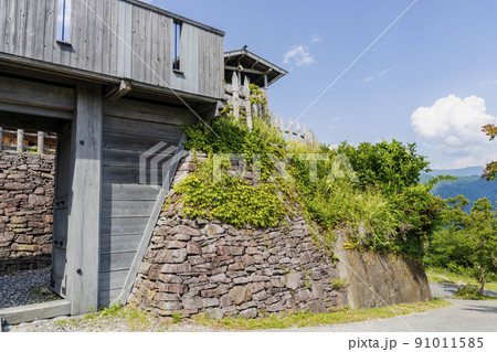荒砥城の二の郭への門/長野県【千曲市城山史跡公園】 荒砥城の二の郭への門/長野県【千曲市城山史跡公園】 91011585