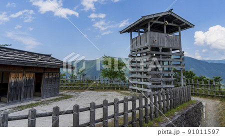 荒砥城の櫓と兵舎/長野県【千曲市城山史跡公園】 荒砥城の櫓と兵舎/長野県【千曲市城山史跡公園】 91011597