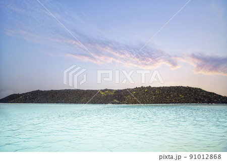 Blue lagoon with turquoise water 91012868