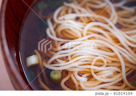 ツユに浸した素麺 ツユに浸した素麺 91014104