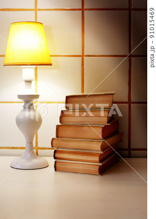 Lamp And Books Lamp And Books 91015469