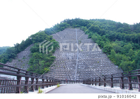 補強された斜面 91016042