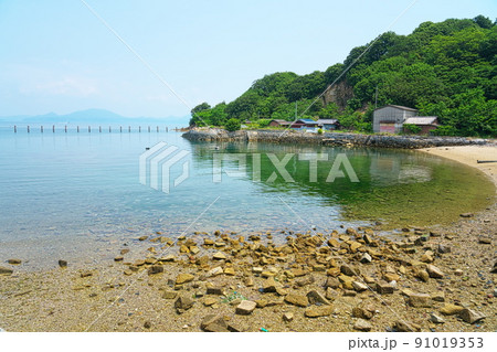 笠岡諸島最大の島・北木島 初夏の楠地区の入り江 岡山県笠岡市 笠岡諸島最大の島・北木島 初夏の楠地区の入り江 岡山県笠岡市 91019353