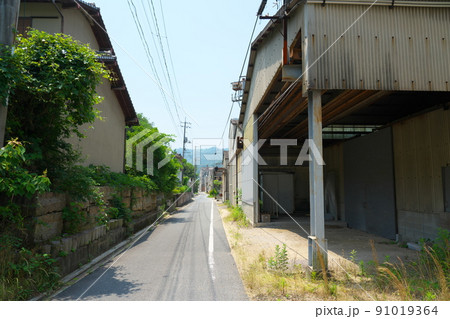 笠岡諸島最大の島・北木島 豊浦地区の石材加工場街 岡山県笠岡市 笠岡諸島最大の島・北木島 豊浦地区の石材加工場街 岡山県笠岡市 91019364