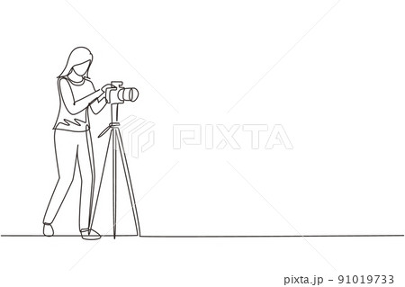 Continuous one line drawing female photographer taking photos using professional equipment set. Woman with camera making pictures. Studio photo equipment. Single line draw design vector illustration Continuous one line drawing female photographer taking photos using professional equipment set. Woman with camera making pictures. Studio photo equipment. Single line draw design vector illustration 91019733