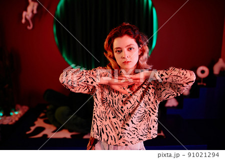 Portrait of Young Vogue Performer Portrait of Young Vogue Performer 91021294