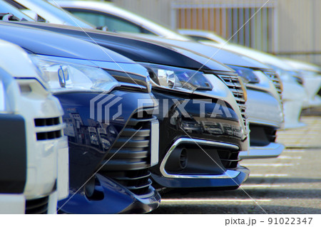 駐車場の車 駐車場の車 91022347