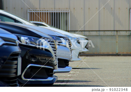 駐車場の車 91022348