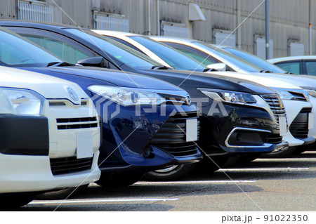 駐車場の車 91022350