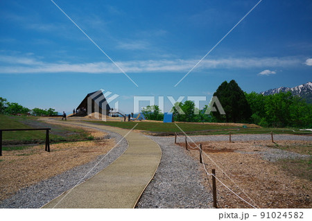 新緑の白馬岩岳マウンテンリゾート　ティーラテと焼き立てスコーンの専門店チャバティ白馬 91024582