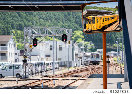 【土讃線】窪川駅に停車するトロッコ列車 【土讃線】窪川駅に停車するトロッコ列車 91027358
