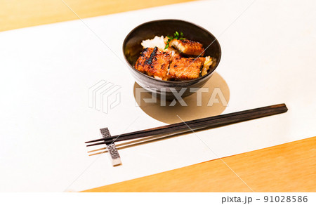 うな丼　鰻ご飯　【 和食 の イメージ 】 91028586